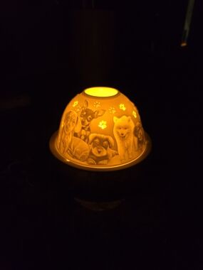 Hellmann-Versand Starlight No. 447 Porcelain Candle Holder, Dog Motif Lithophane